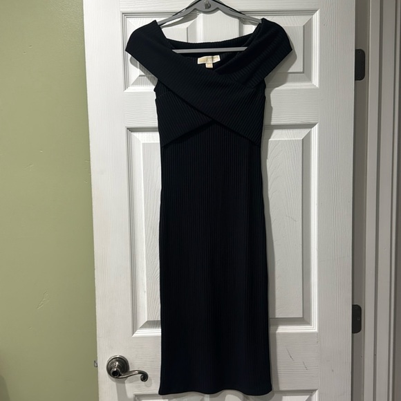 Michael Kors Ribbed Off Shoulder Midi Dress - Picture 1 of 13